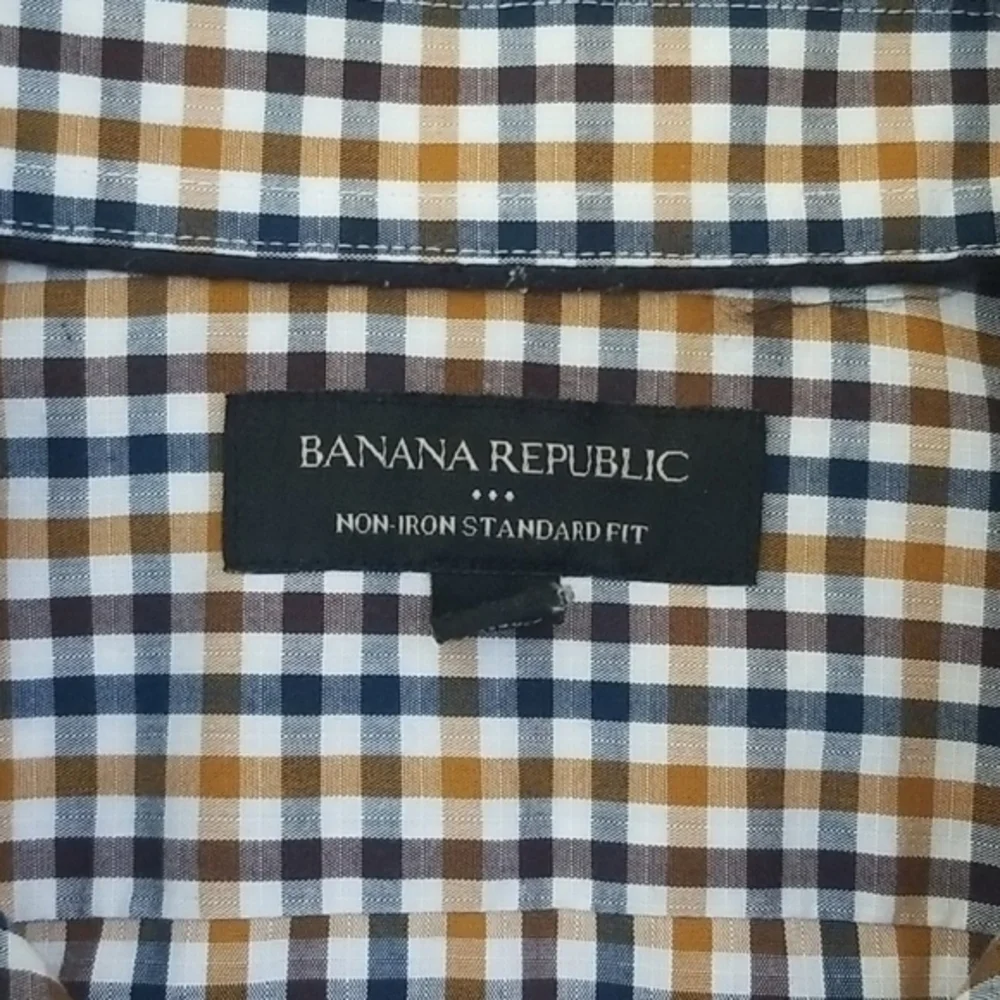 Banana republic button‎ down shirt med